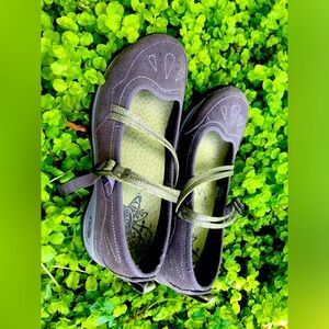 Chaco Mary Jane size 9